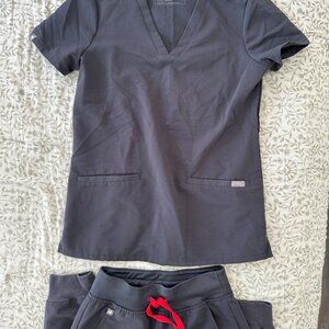 Charcoal Gray Figs Scrub Set 🩺